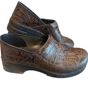 Dansko Embossed Leather Clogs Womens 42 Professional Comfort Boho Workwear Nurse